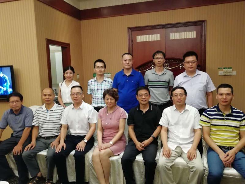 法学院领导一行赴泉州走访法学院泉州校友会